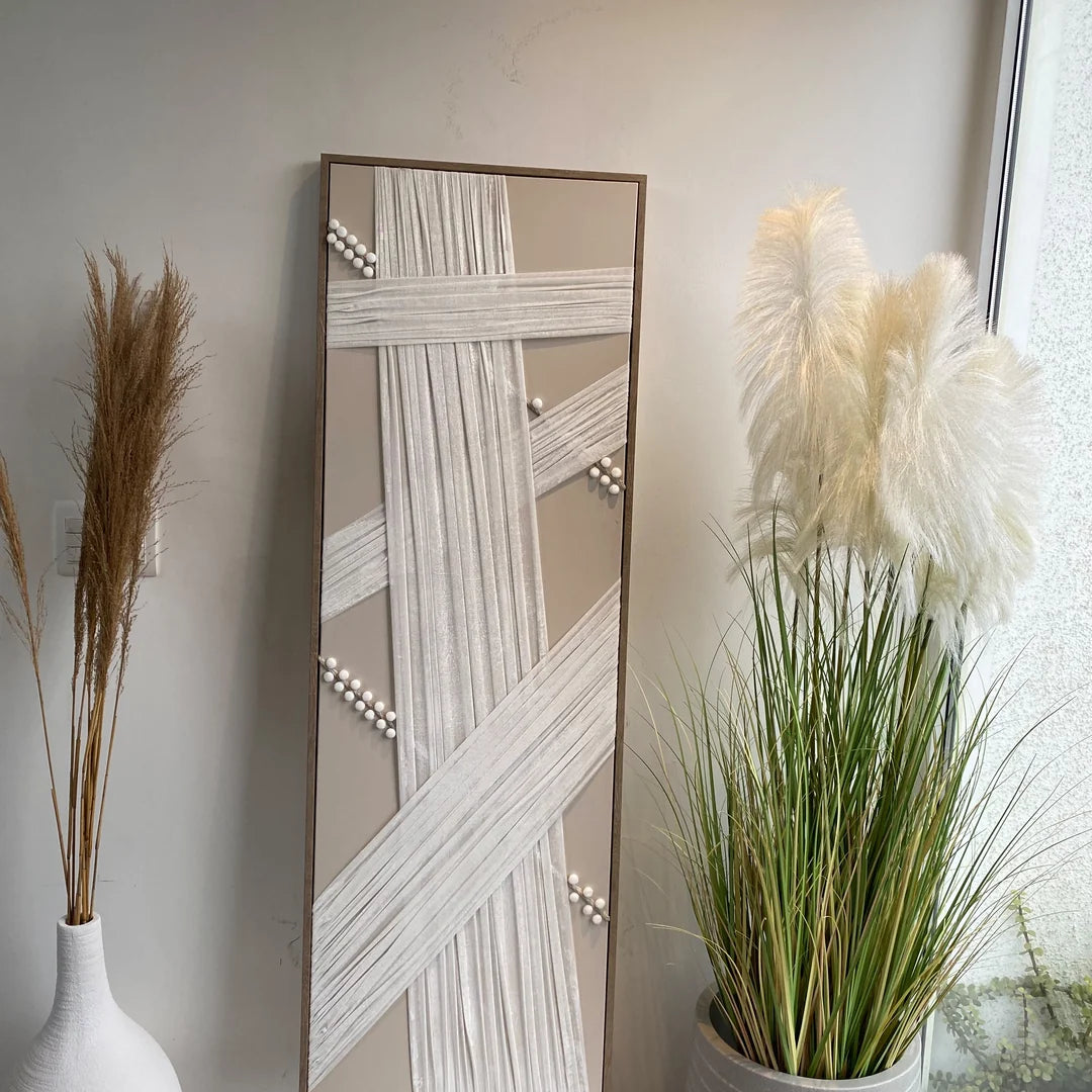 Cuadro Decorativo Entrelazado 50x150 Onnas colgado en la pared
