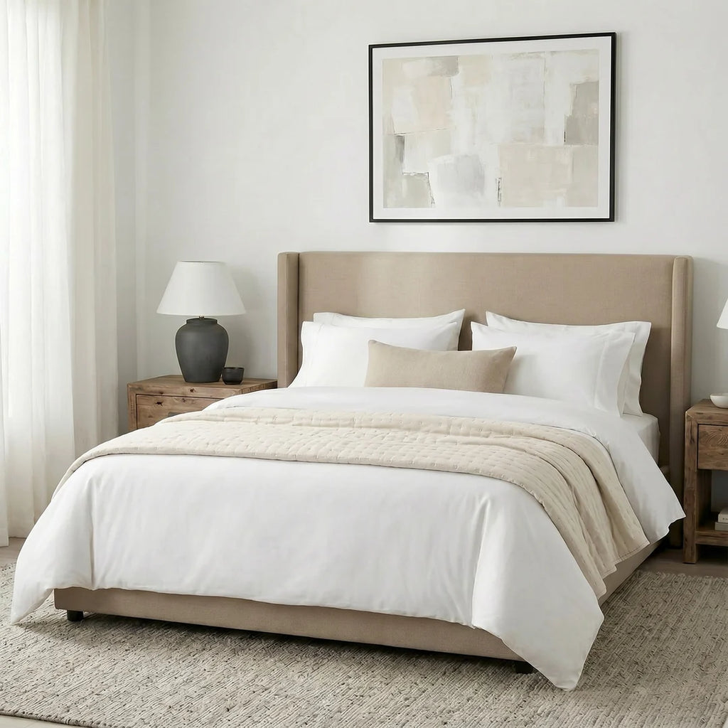 Piecera 2 Plazas Beige American Family sobre la cama